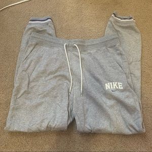women’s medium grey nike sweatpants